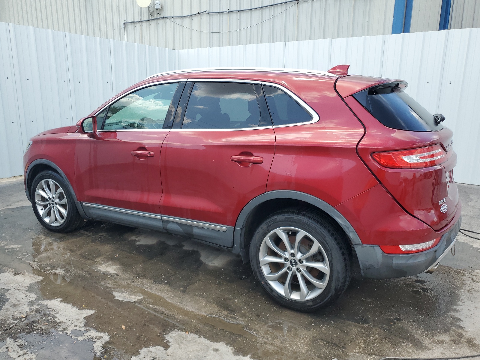 5LMCJ2D95GUJ18121 2016 Lincoln Mkc Select