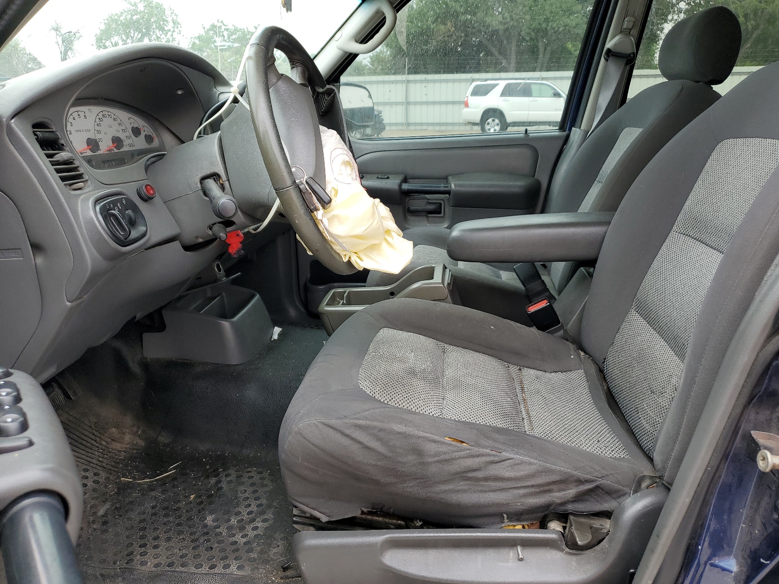 1FMZU67K34UB43105 2004 Ford Explorer Sport Trac