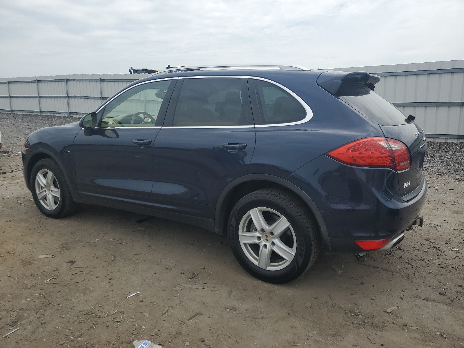 2013 Porsche Cayenne vin: WP1AF2A24DLA25243