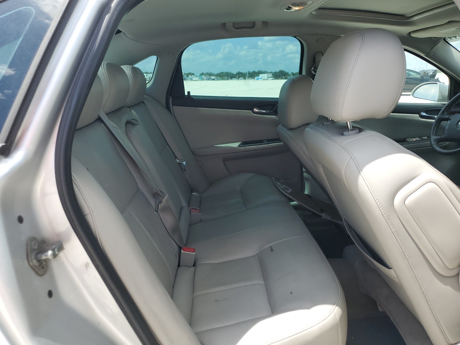 2G1WB5EN4A1266934 2010 Chevrolet Impala Lt