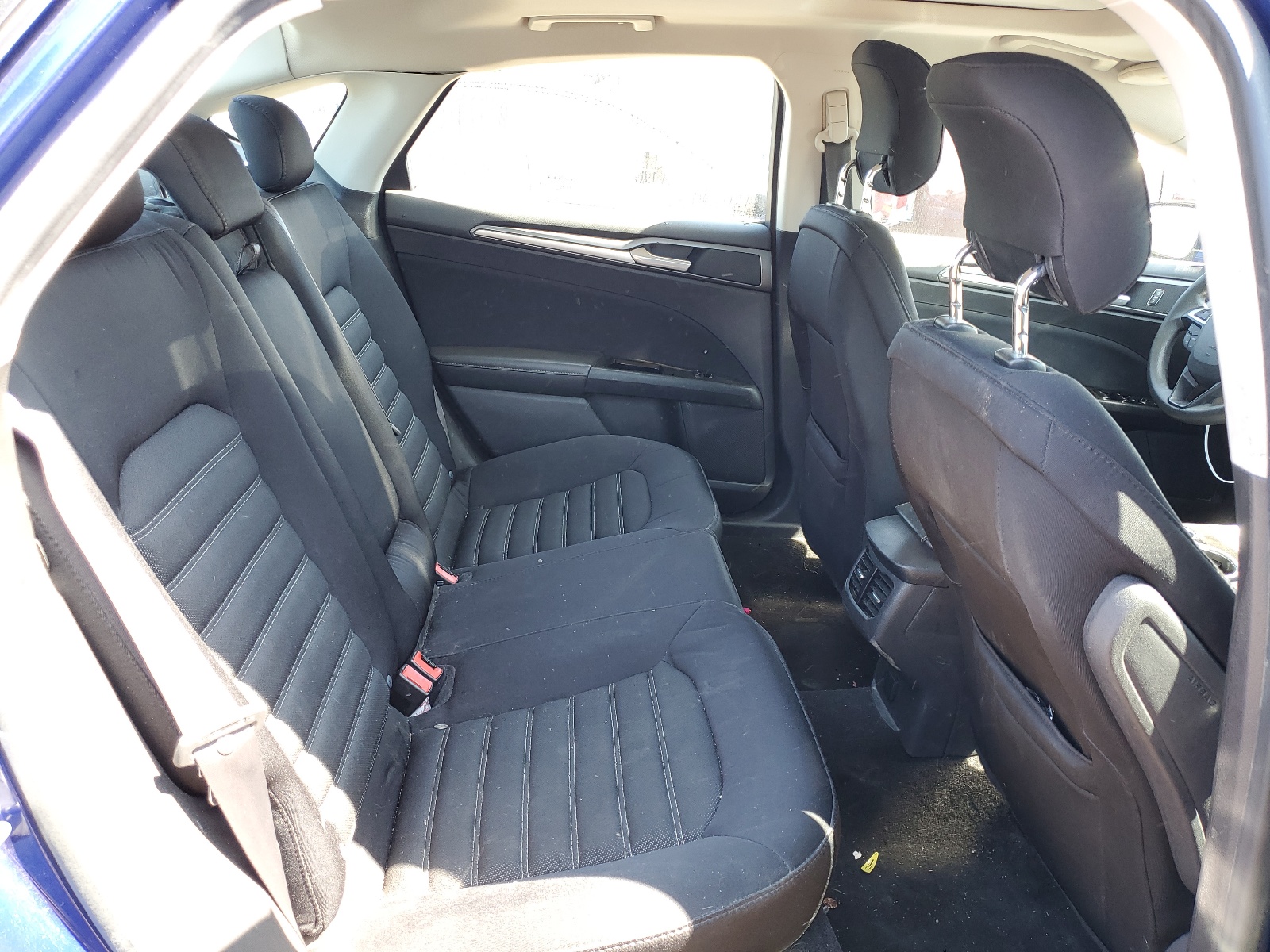 3FA6P0H79FR137928 2015 Ford Fusion Se