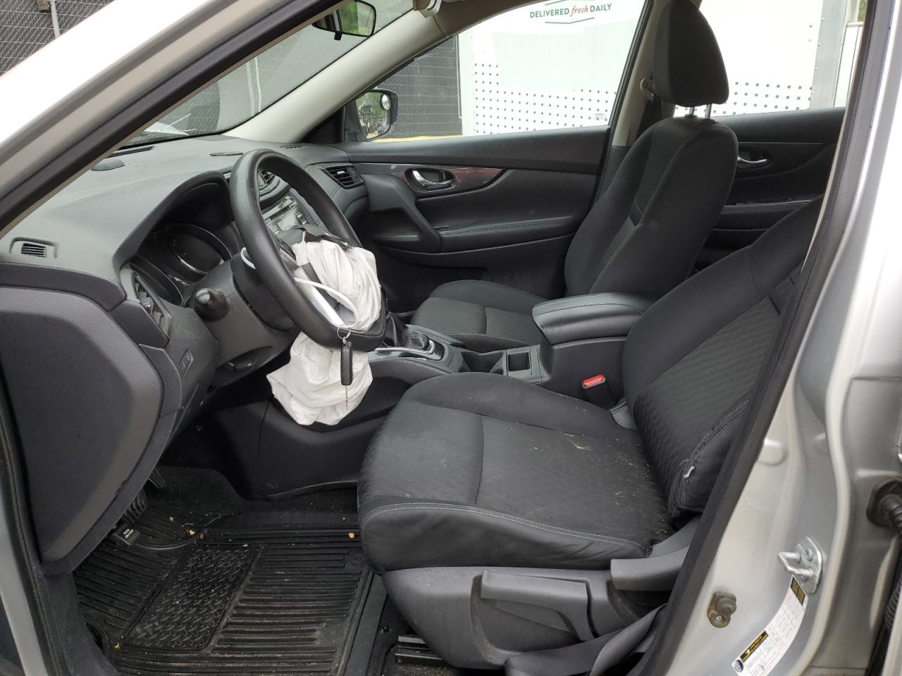 2017 Nissan Rogue S VIN: KNMAT2MT8HP522728 Lot: 54138474