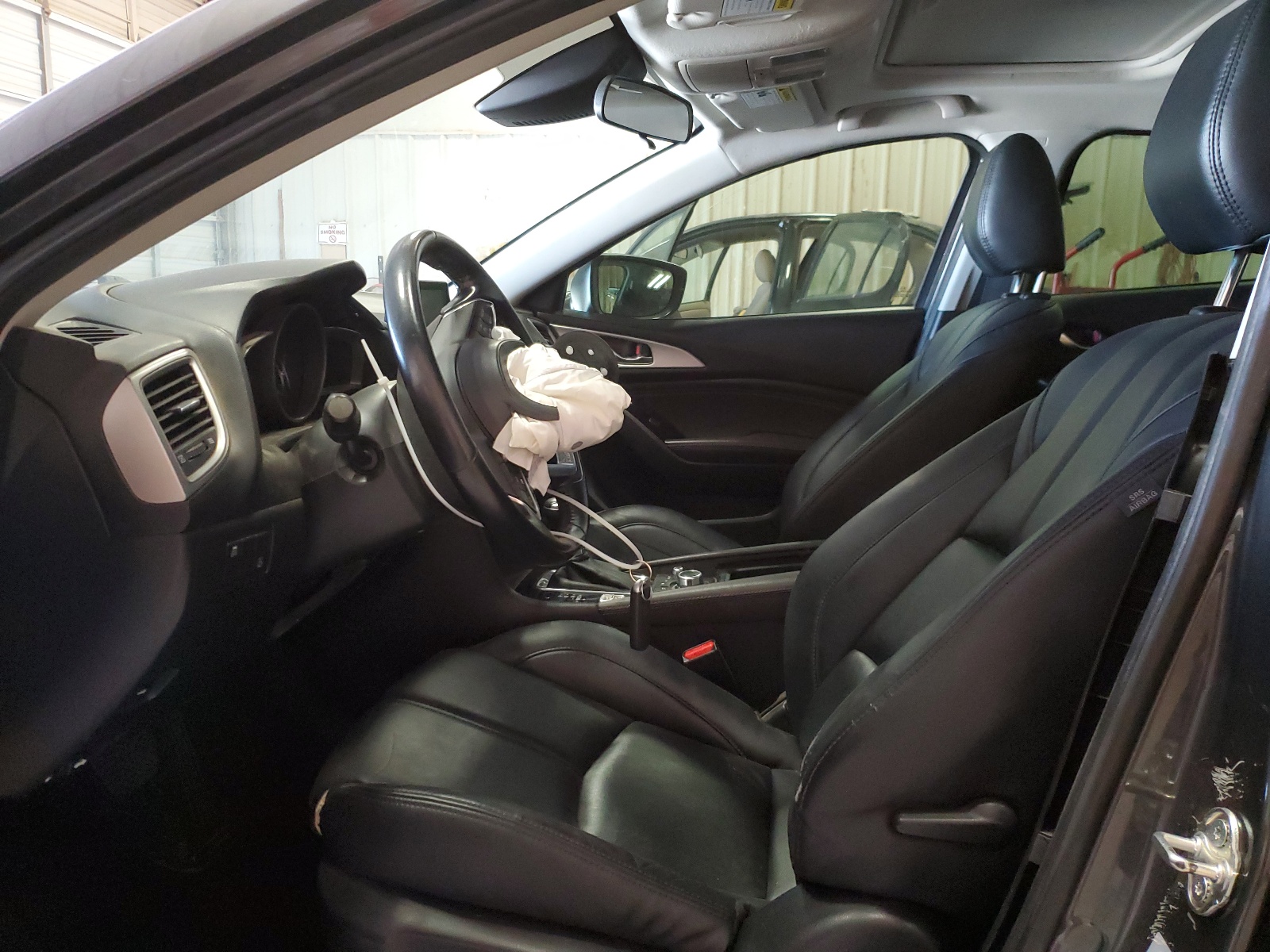 3MZBN1V39JM185731 2018 Mazda 3 Touring