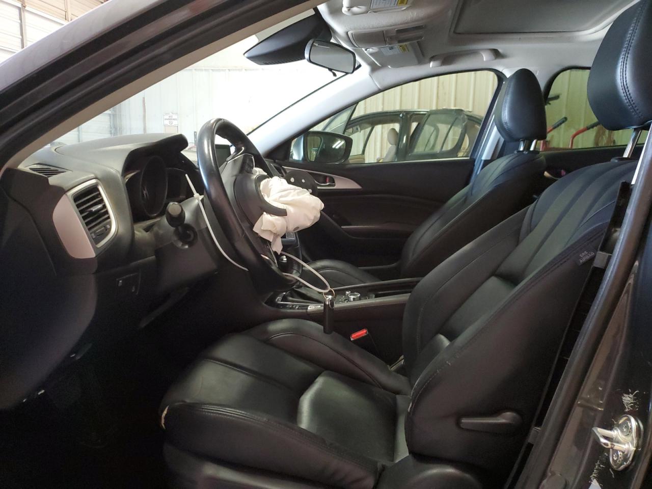 2018 Mazda 3 Touring VIN: 3MZBN1V39JM185731 Lot: 55533404