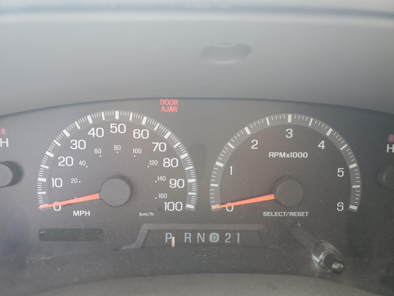 2000 Ford Expedition Xlt VIN: 1FMRU15LXYLB00522 Lot: 54411354