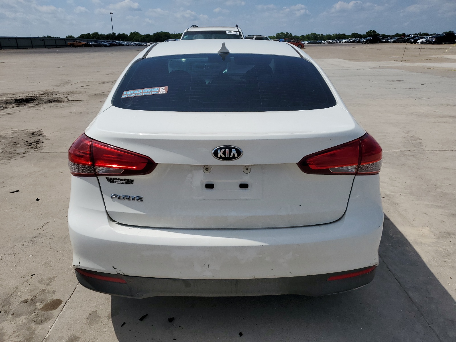 3KPFK4A77HE081024 2017 Kia Forte Lx