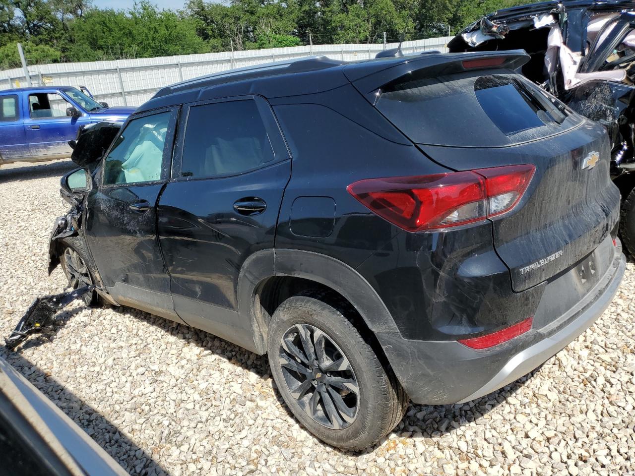2023 Chevrolet TrailBlazer - Image 2