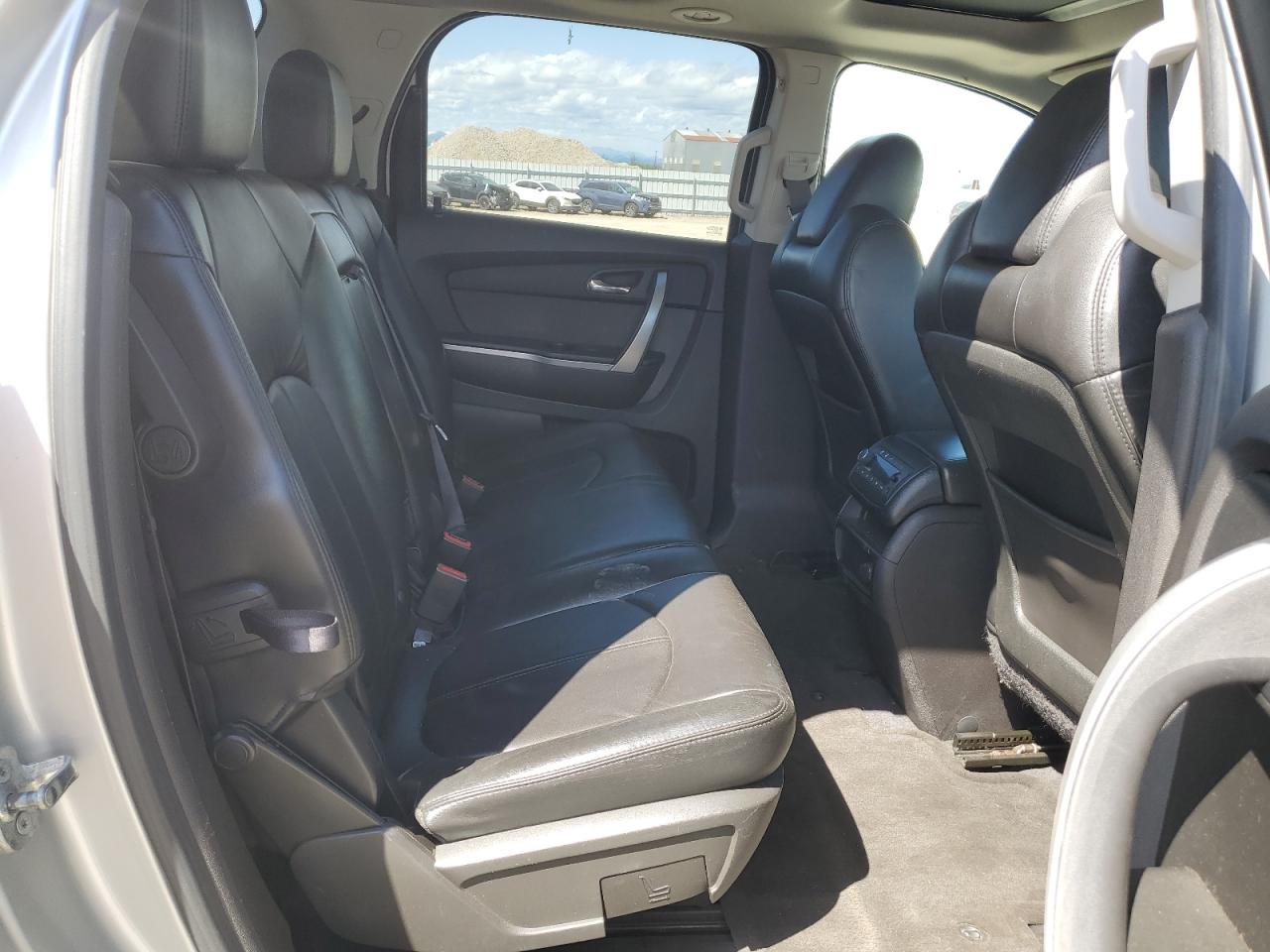 2011 GMC Acadia - Image 11