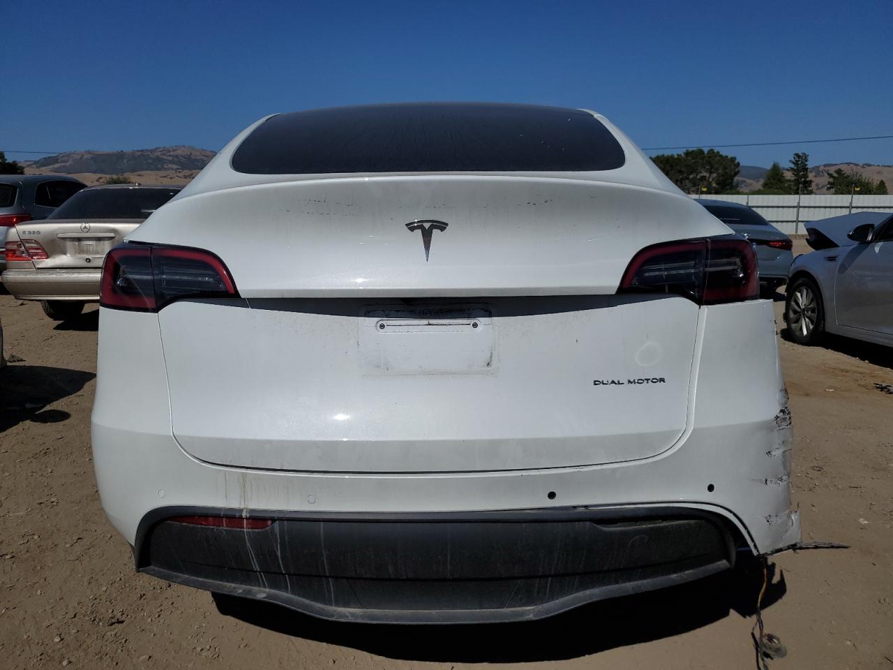 7SAYGDEE5NF565396 2022 Tesla Model Y