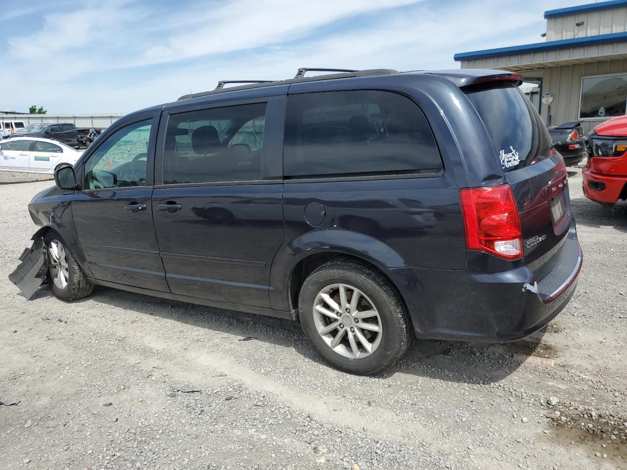 2014 Dodge Caravan - Image 2