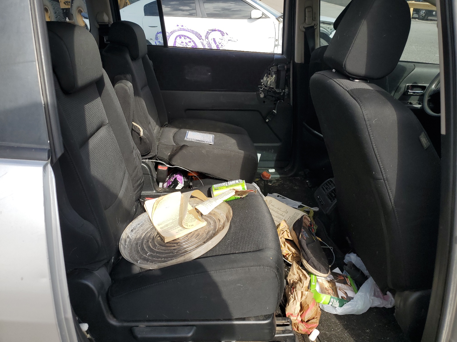 JM1CR293490356203 2009 Mazda 5