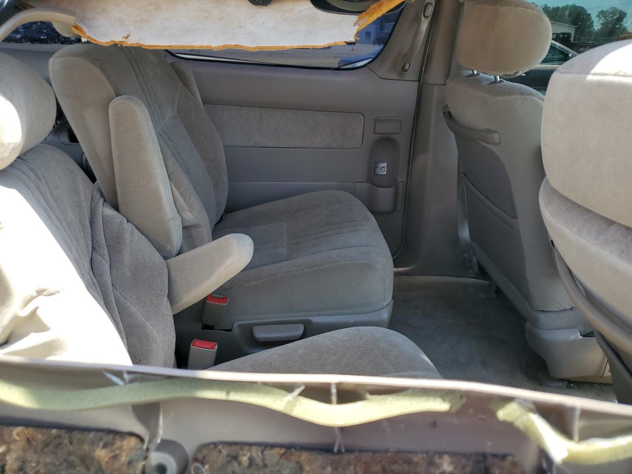 1999 Toyota Sienna Le VIN: 4T3ZF13C7XU136407 Lot: 64279465