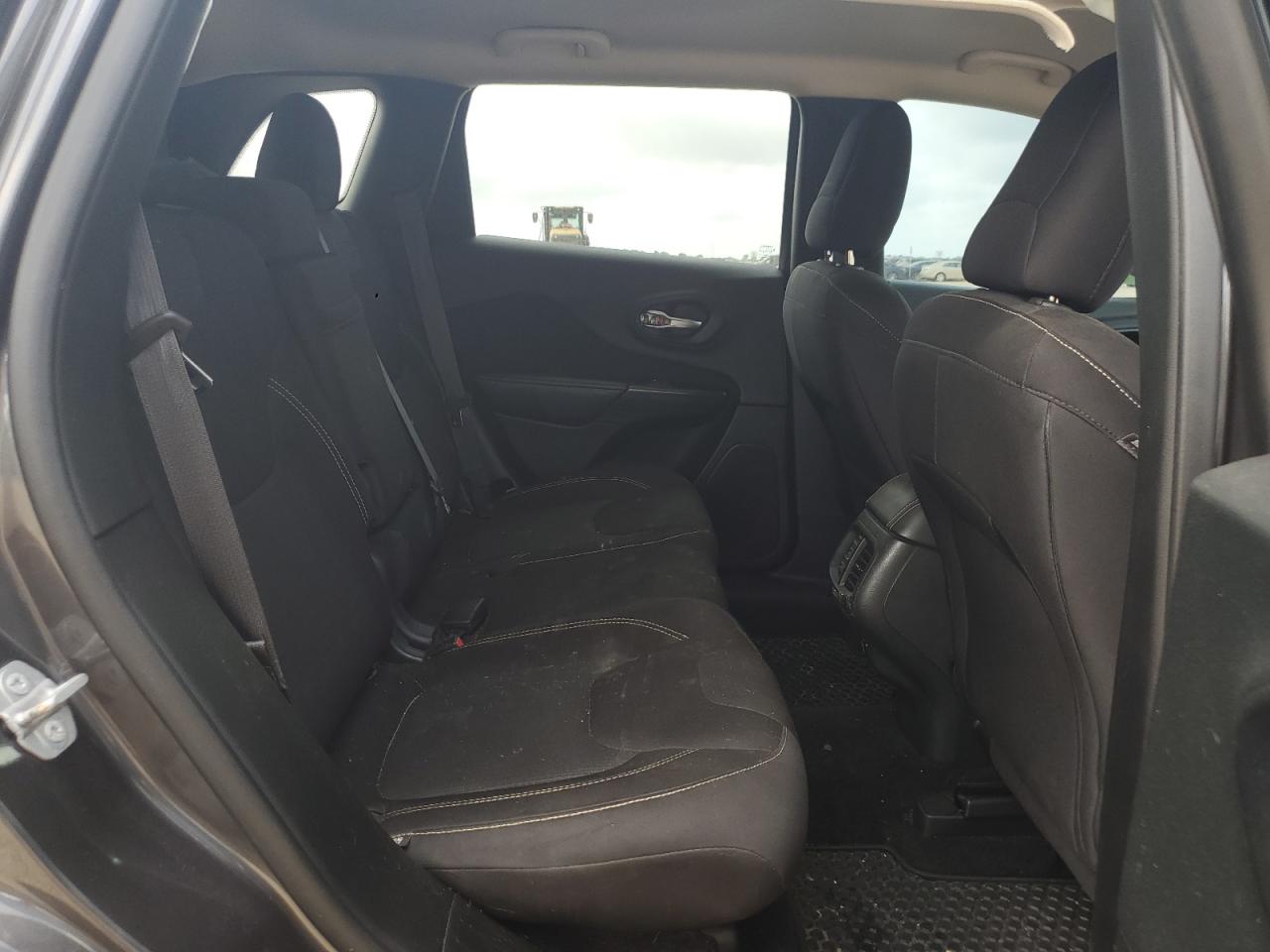 2015 Jeep Cherokee Latitude VIN: 1C4PJMCB4FW652139 Lot: 80793465