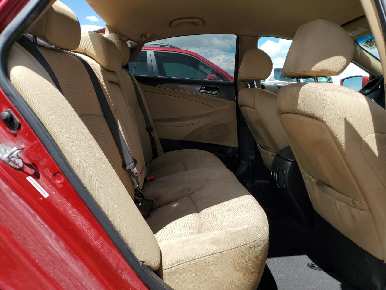 2011 Hyundai Sonata - Image 10