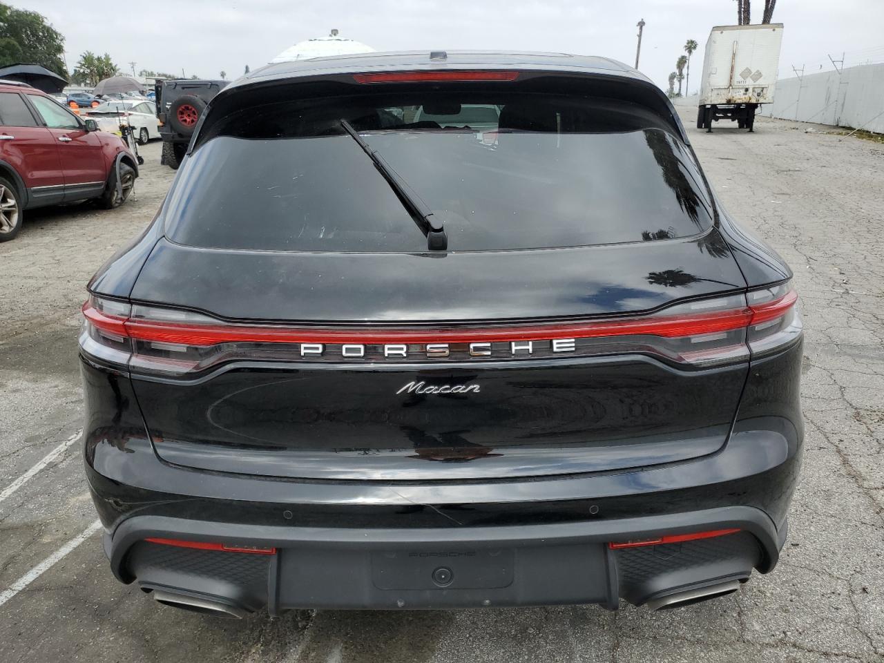 2024 Porsche Macan Base VIN: WP1AA2A55RLB11256 Lot: 52367424