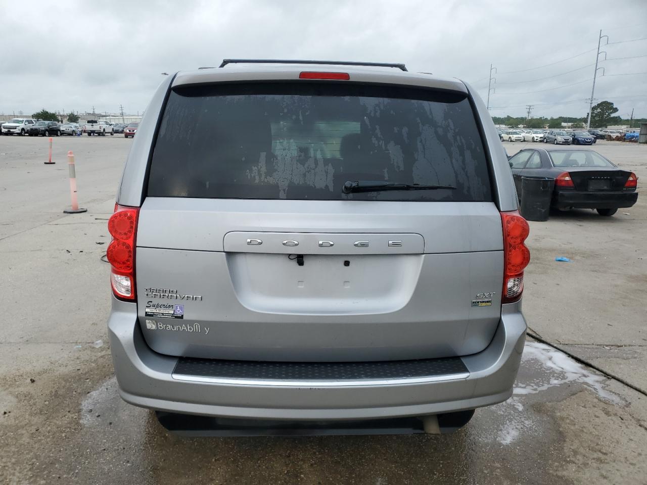 2C4RDGCG3FR623575 2015 Dodge Grand Caravan Sxt