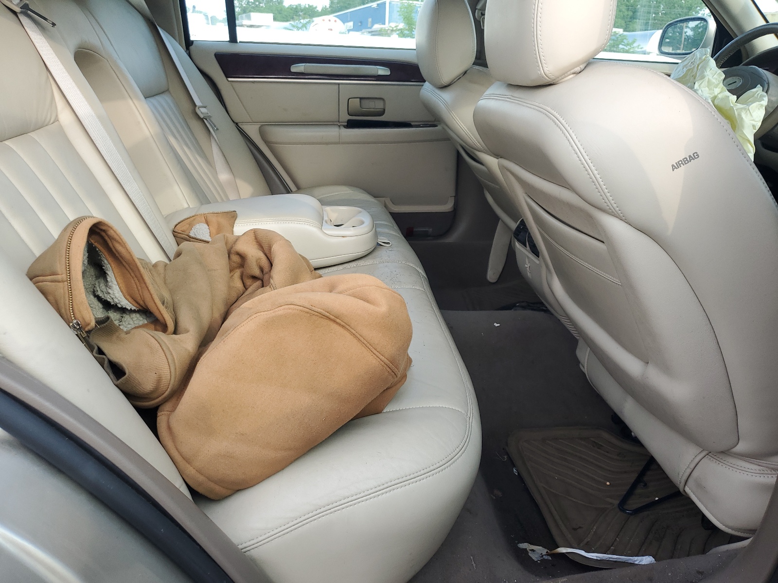 1LNHM81W04Y621055 2004 Lincoln Town Car Executive