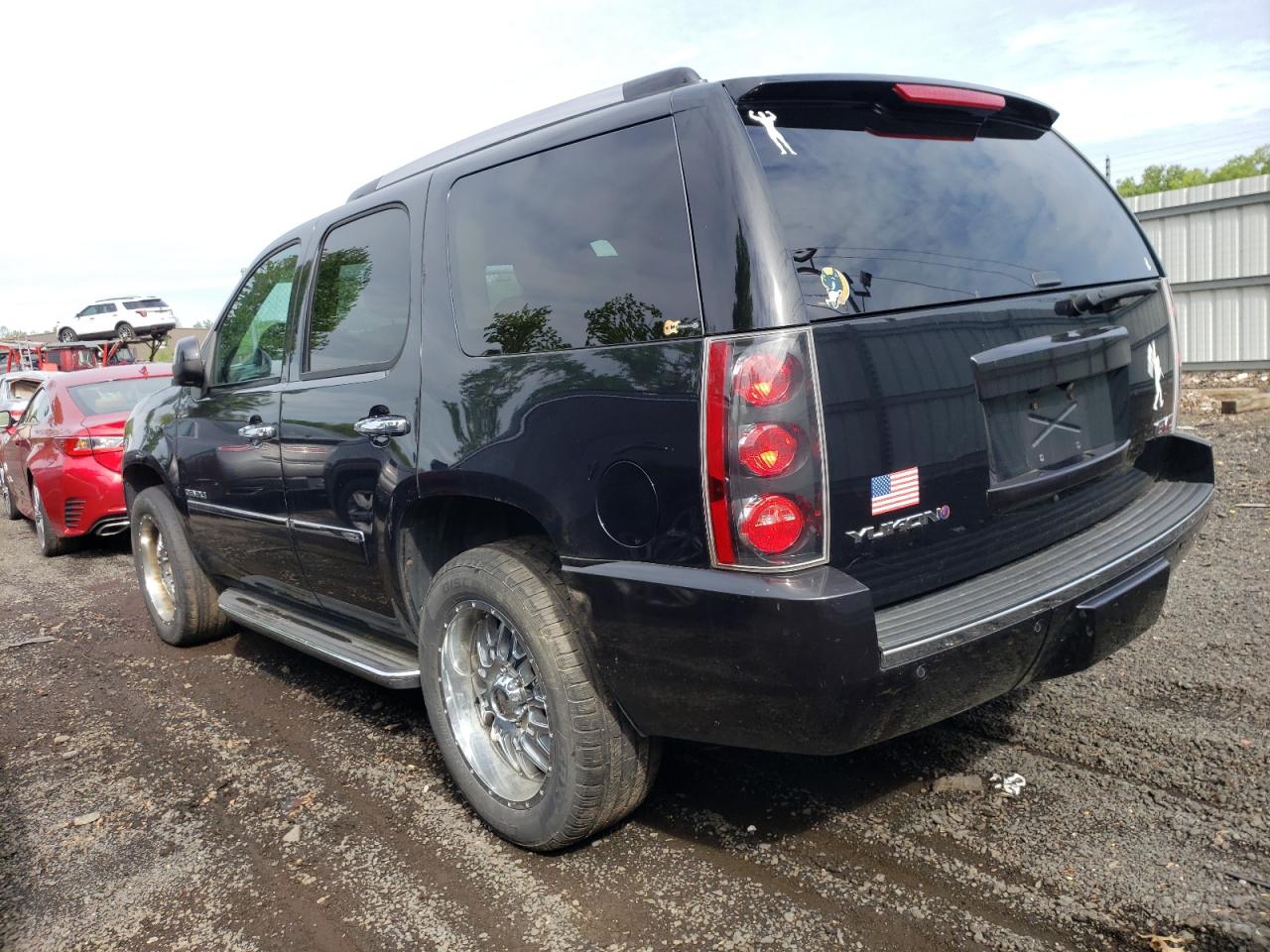 2013 GMC Yukon - Image 2