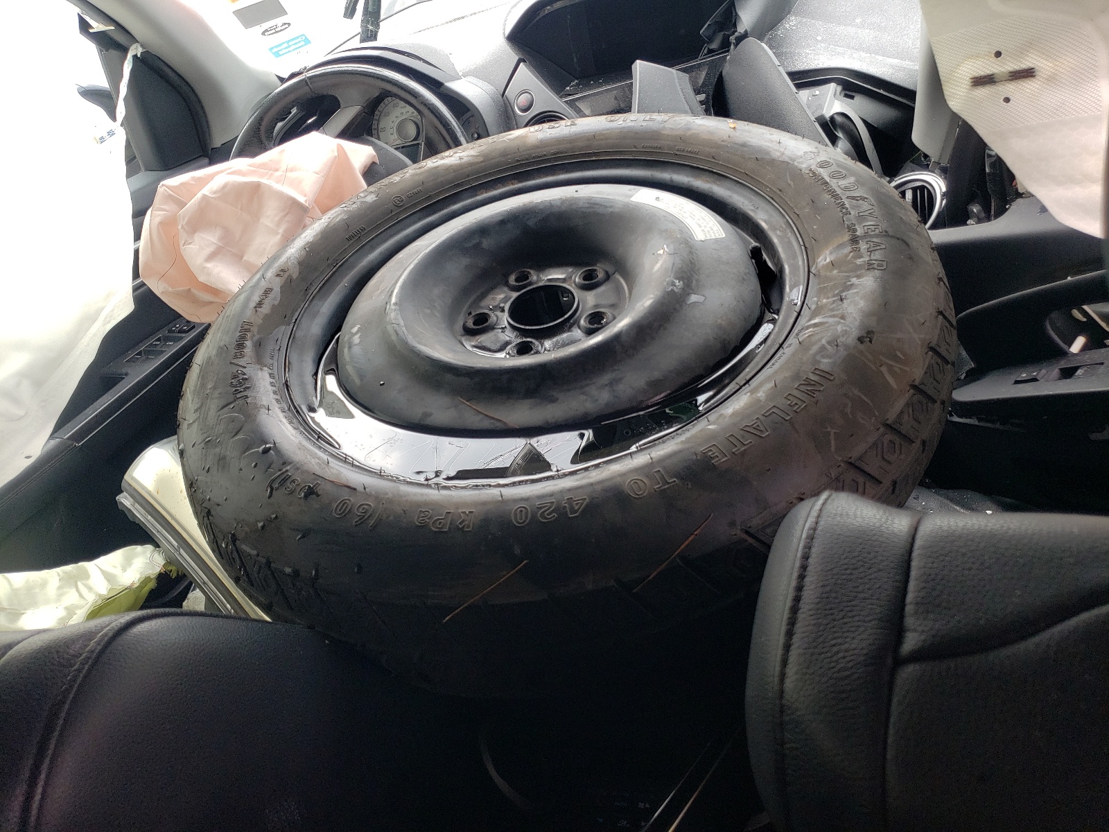 5FNYF4H98EB032781 2014 Honda Pilot Touring