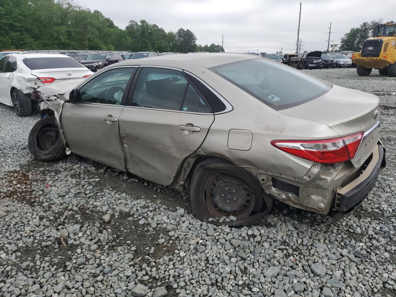 4T1BF1FK4FU887590 2015 TOYOTA CAMRY - Image 2