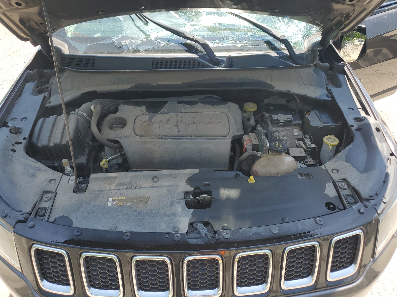 3C4NJDBB9JT167972 2018 Jeep Compass Latitude