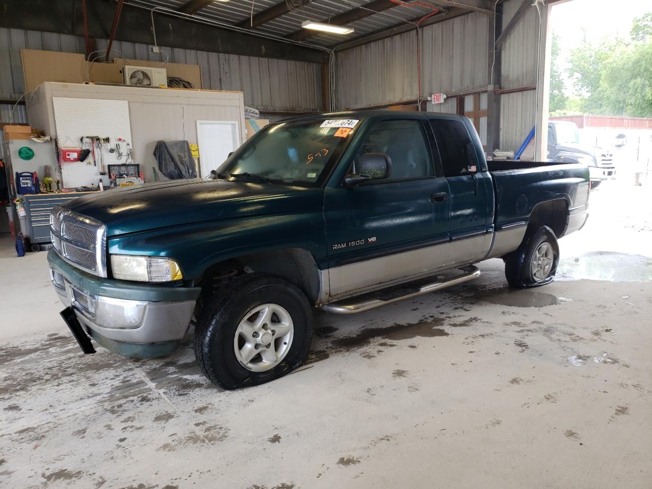 3B7HF13Z2XM507071 1999 Dodge Ram 1500