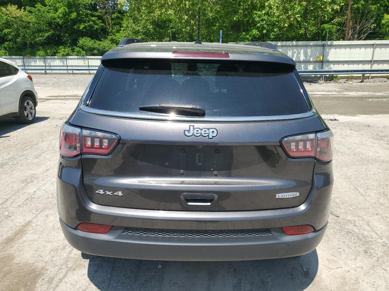 2018 Jeep Compass Latitude VIN: 3C4NJDBB9JT167972 Lot: 55652574