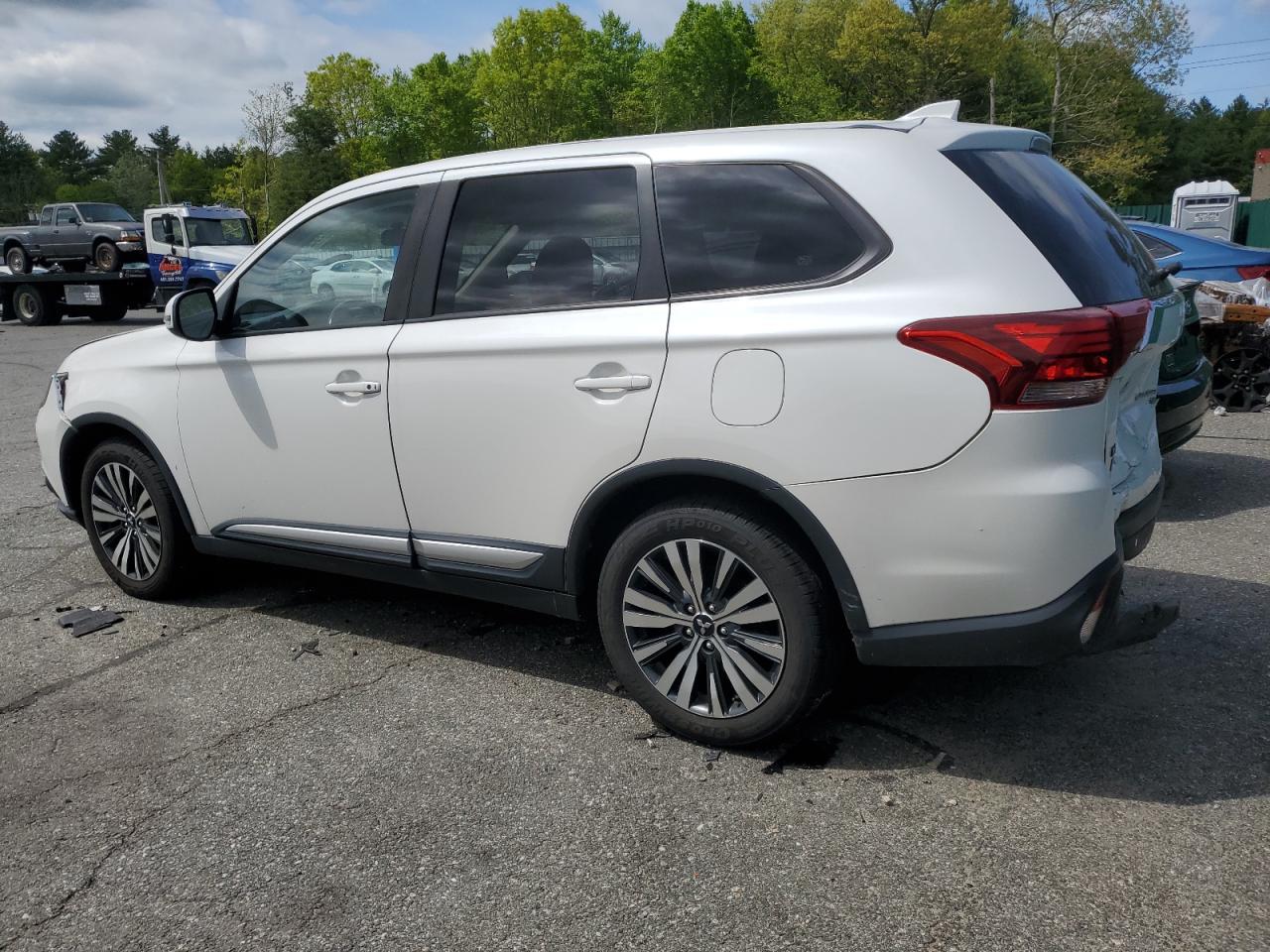 JA4AD3A39KZ032697 2019 MITSUBISHI OUTLANDER - Image 2