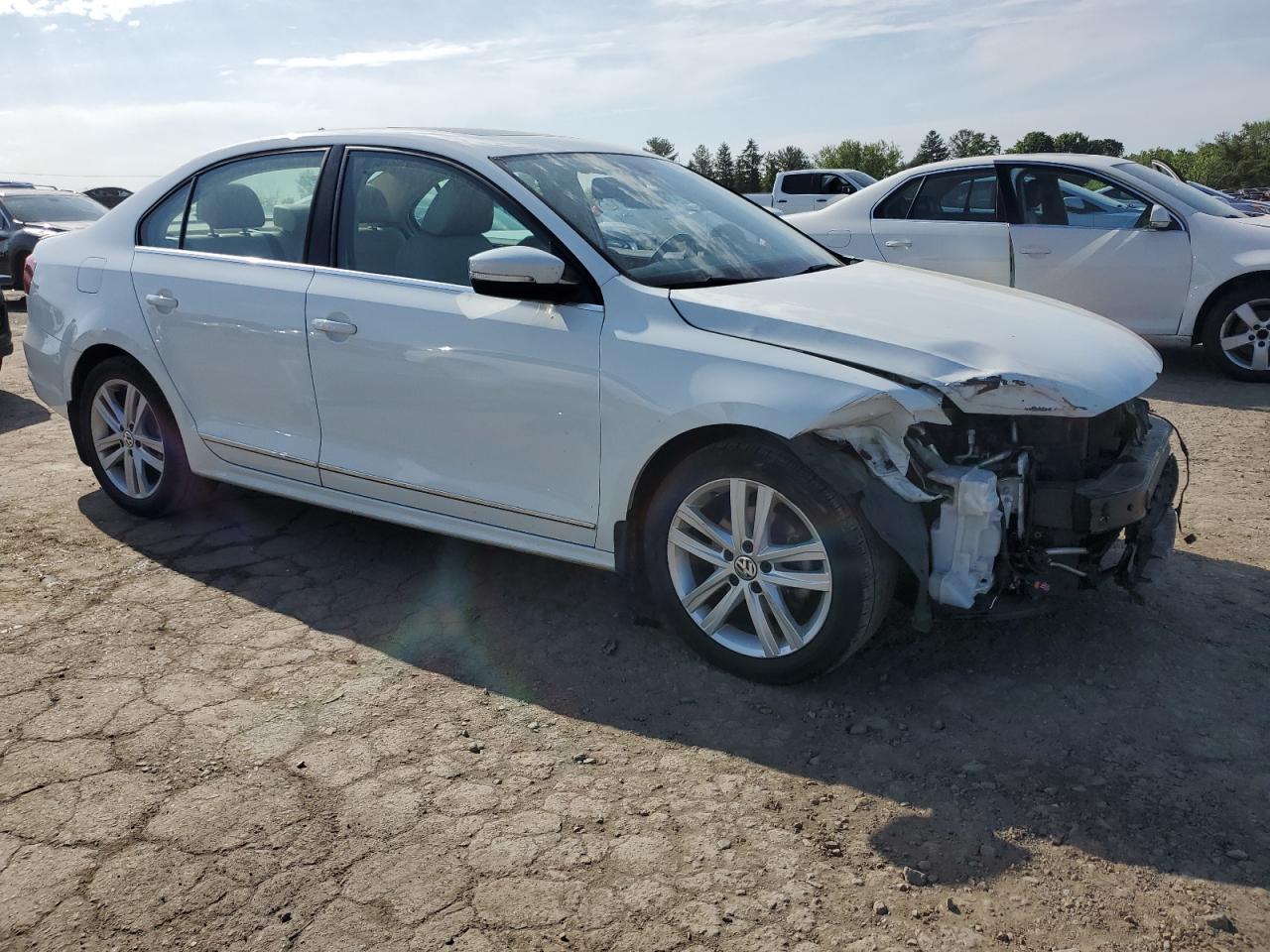 2017 Volkswagen Jetta - Image 4