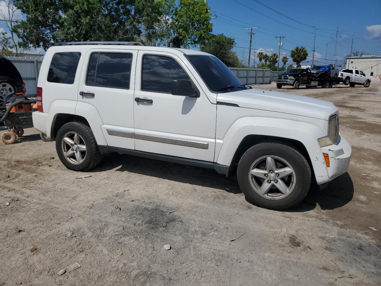 2012 Jeep Liberty (North America) - Image 4