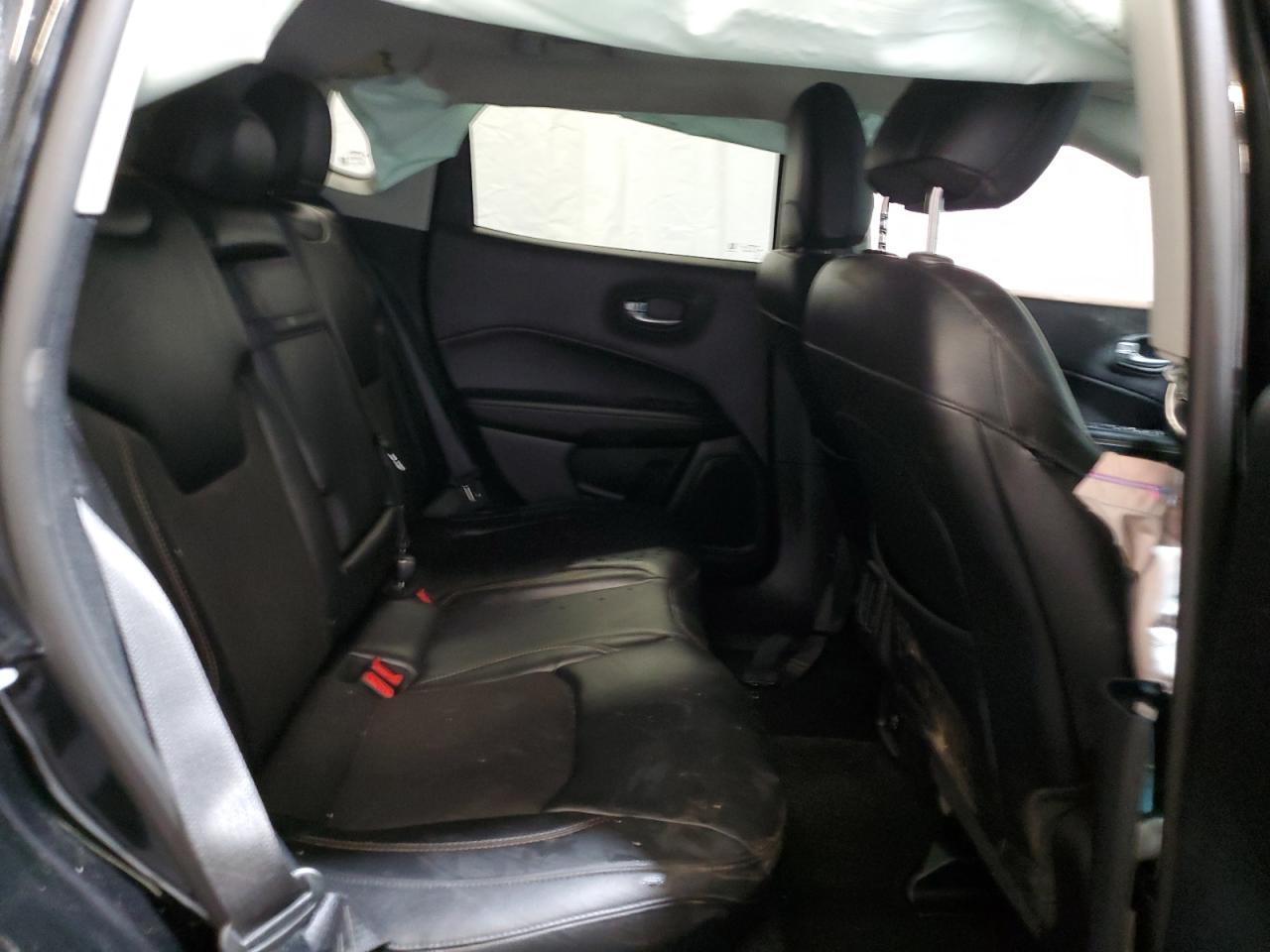 2018 Jeep Compass - Image 11