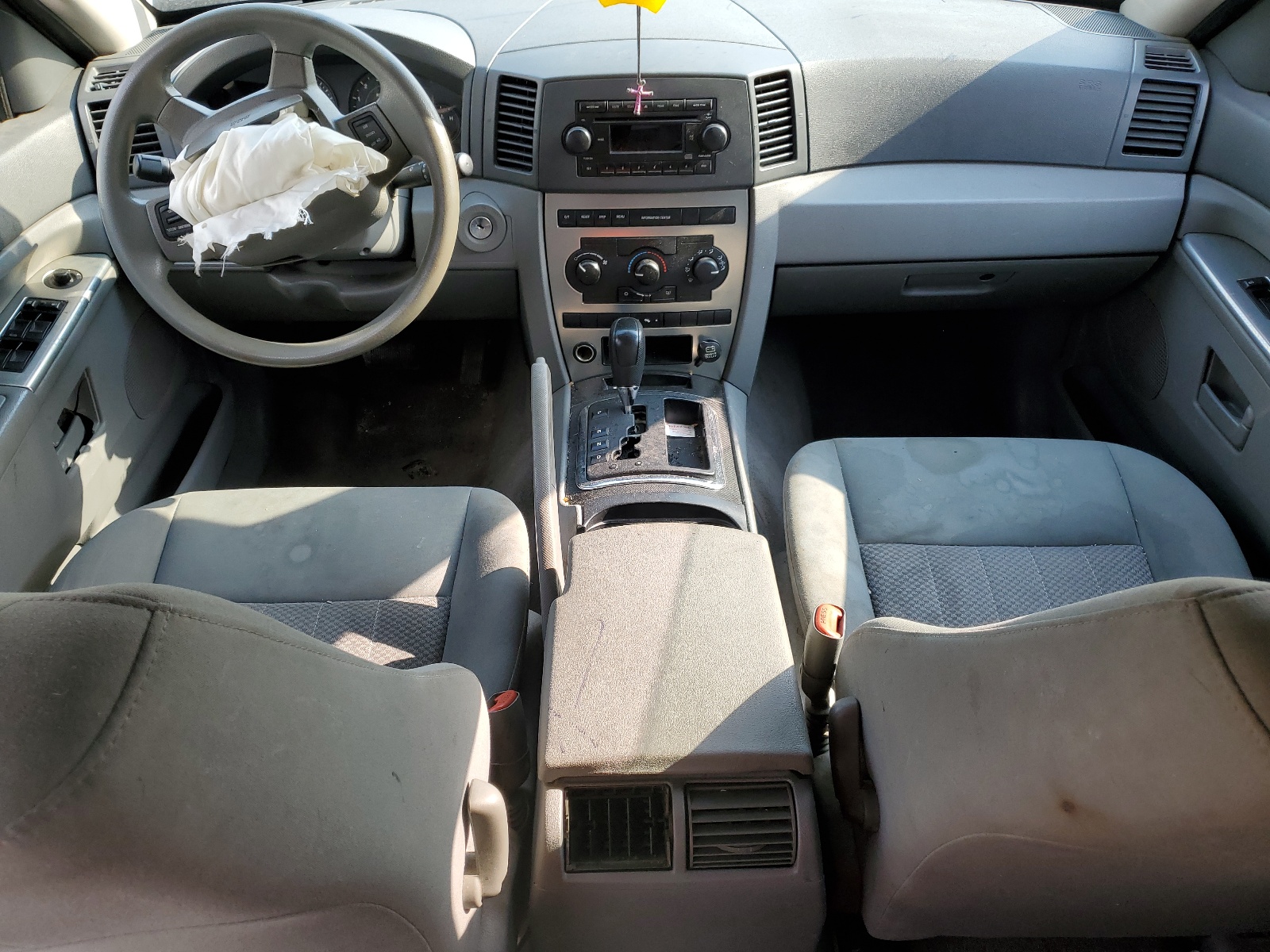 1J4GS48K75C585326 2005 Jeep Grand Cherokee Laredo