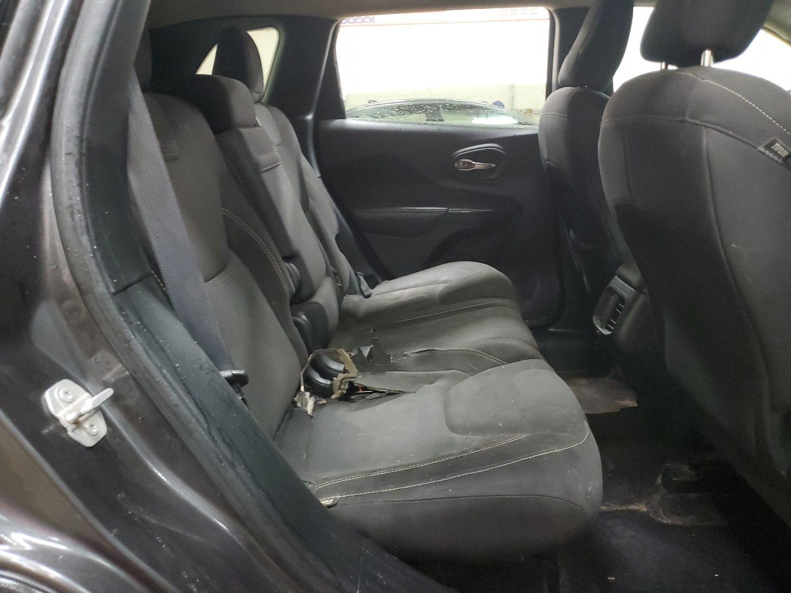 1C4PJMCS1GW197817 2016 Jeep Cherokee Latitude