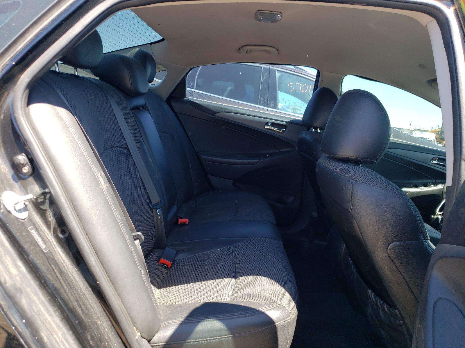 5NPEC4AC4BH263515 2011 Hyundai Sonata Se