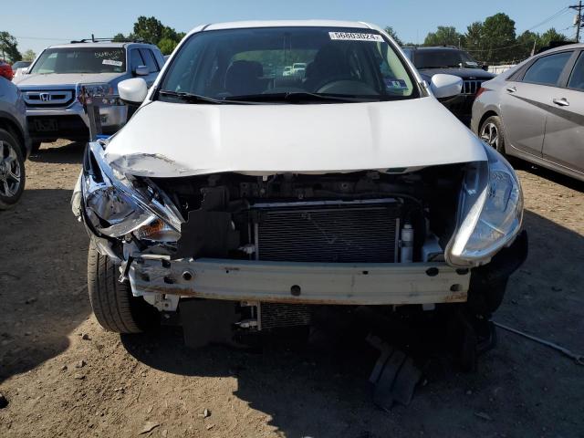  NISSAN VERSA 2019 Білий