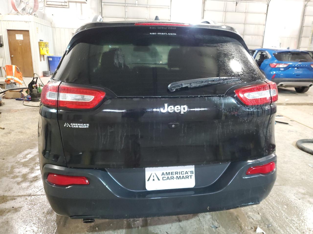 2017 Jeep Cherokee Latitude VIN: 1C4PJLCB4HW616870 Lot: 52565724