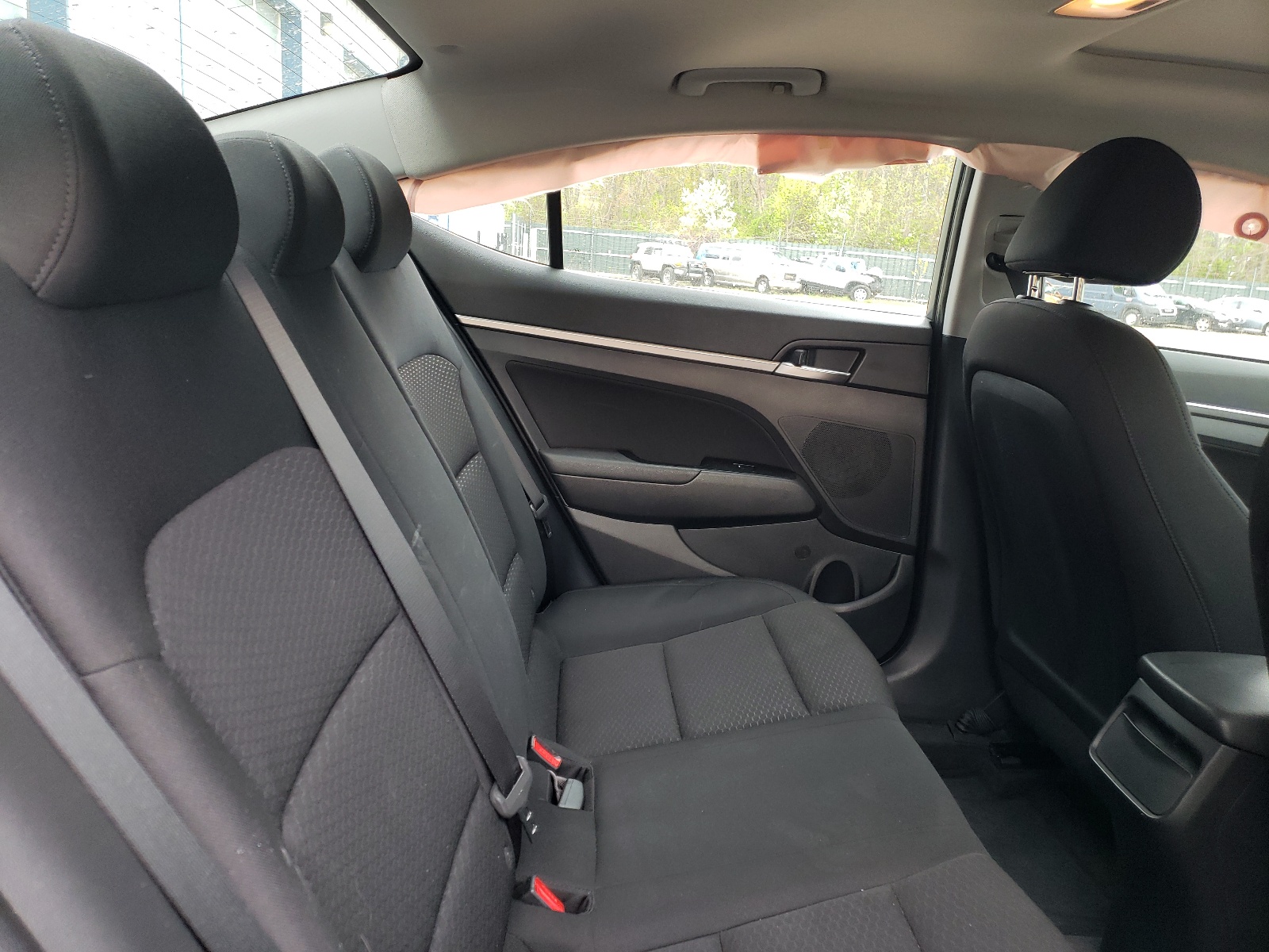 KMHD84LF4KU818338 2019 Hyundai Elantra Sel