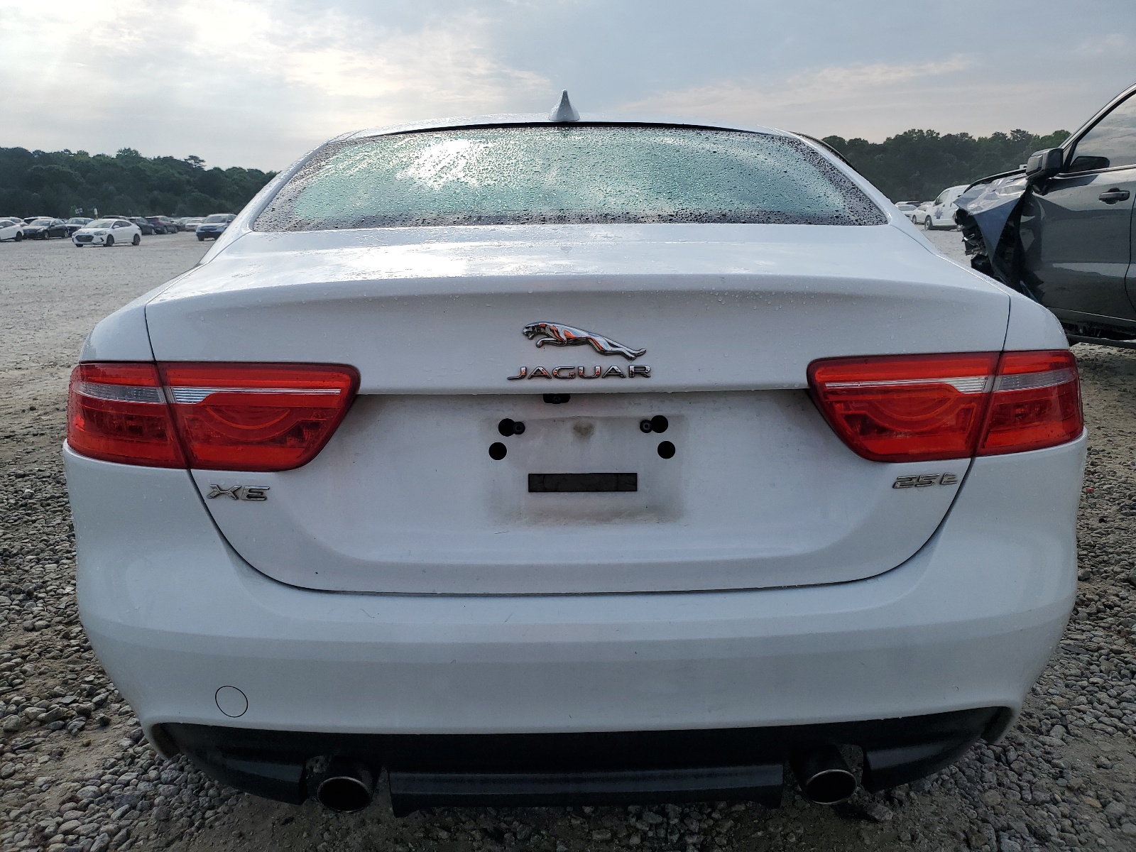 SAJAR4BG8HA977308 2017 Jaguar Xe