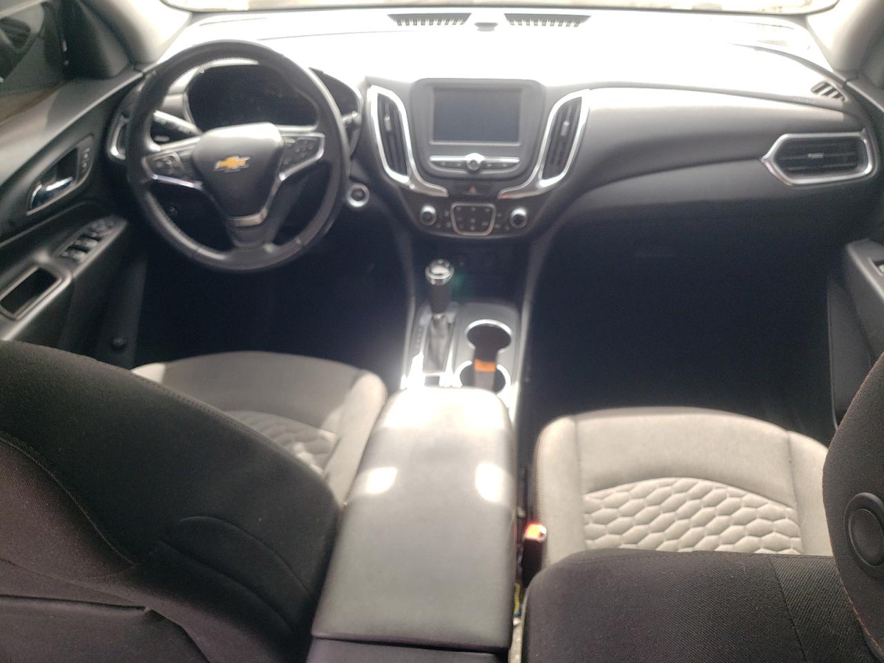 3GNAXJEV8JL409353 2018 Chevrolet Equinox Lt