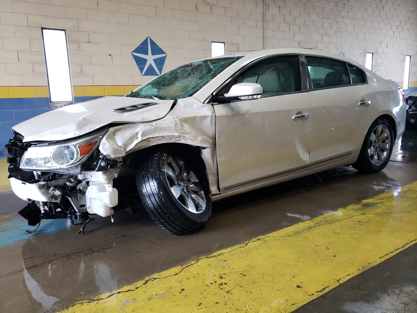 2013 Buick Lacrosse Premium vin: 1G4GF5E38DF178816