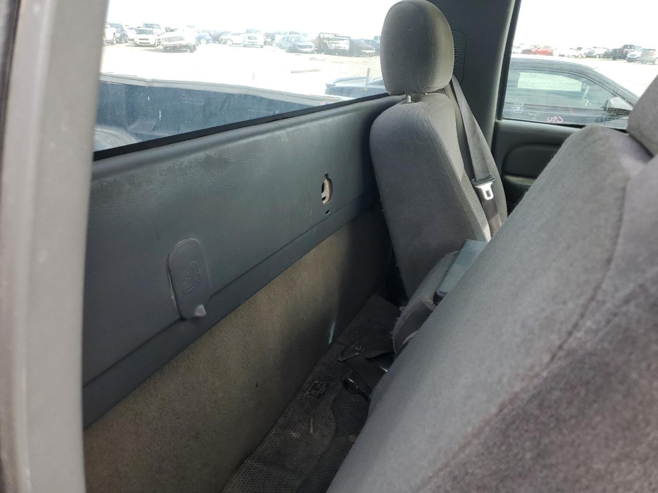 2005 Chevrolet Silverado - Image 10