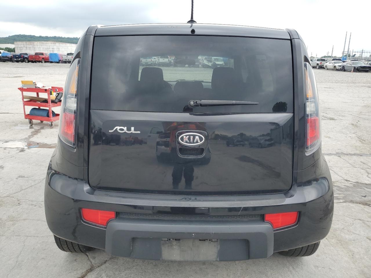 2010 Kia Soul + VIN: KNDJT2A24A7122389 Lot: 57315794