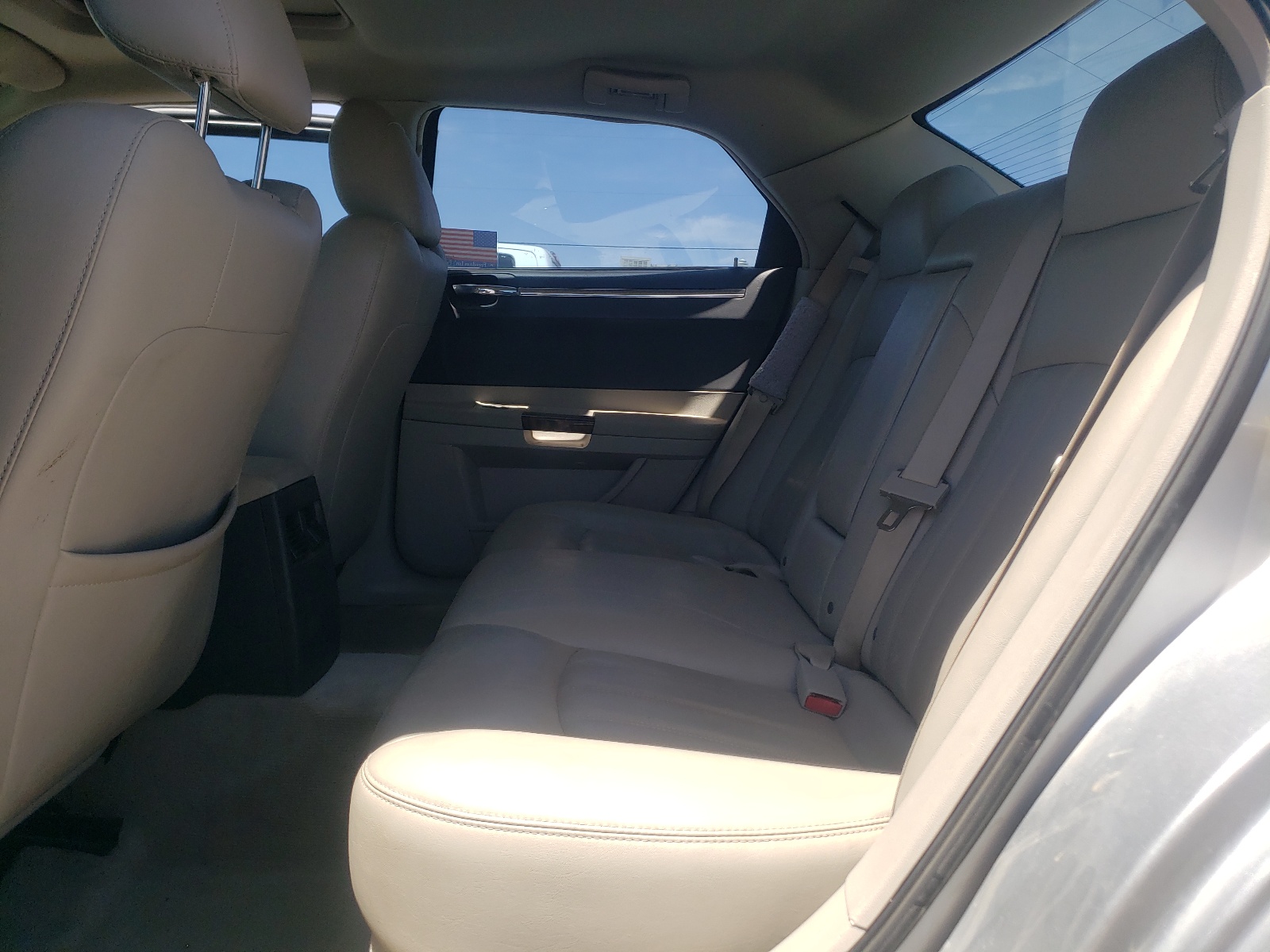 2C3JA63H55H673797 2005 Chrysler 300C