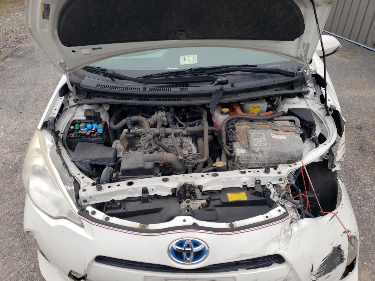 2012 Toyota Prius - Image 11