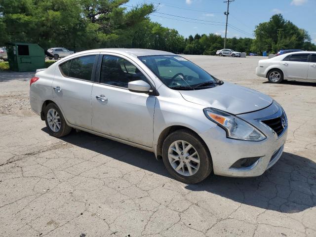 NISSAN VERSA 2017 Серебристый