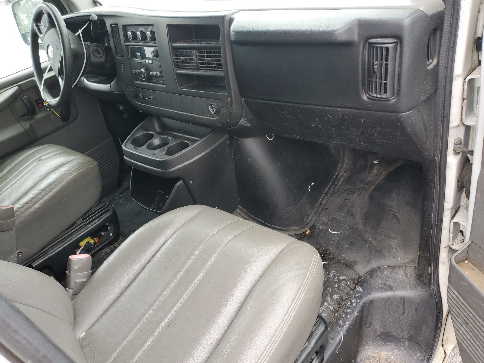 1GCWGFBA6D1128550 2013 Chevrolet Express G2500