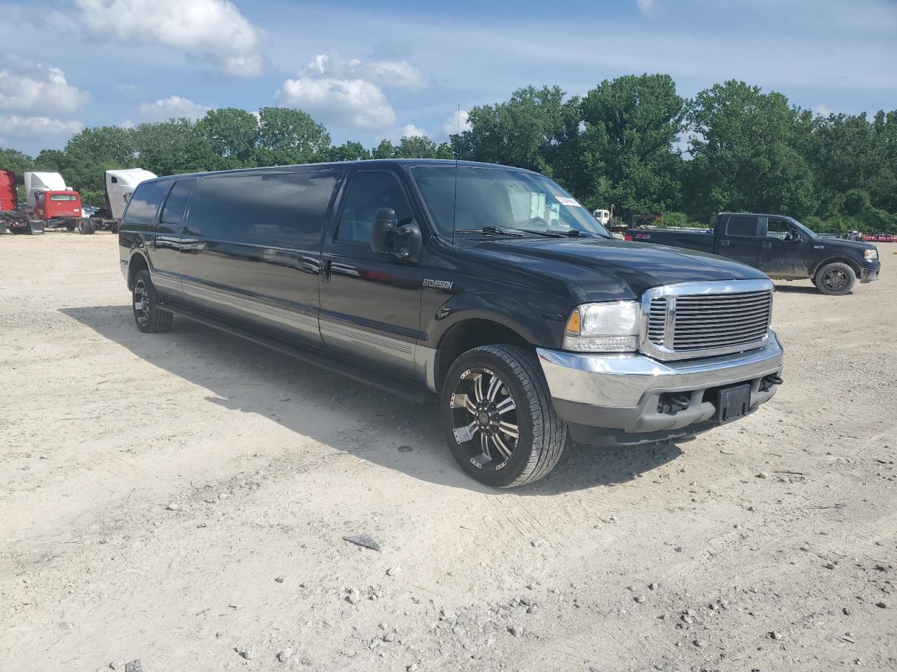2002 Ford Excursion - Image 4
