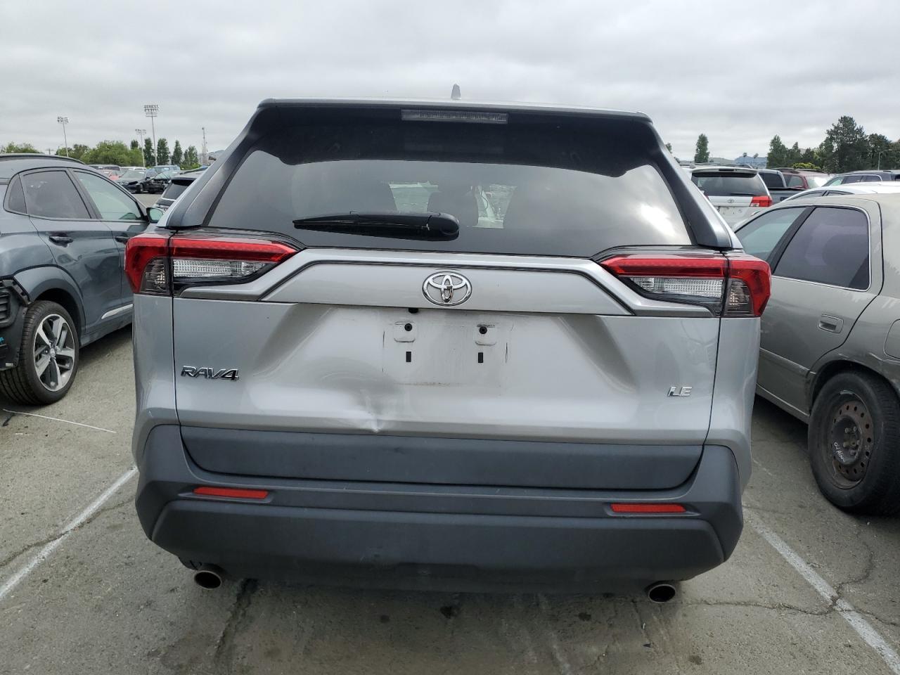 2019 Toyota Rav4 Le VIN: 2T3K1RFV6KW011984 Lot: 54091034