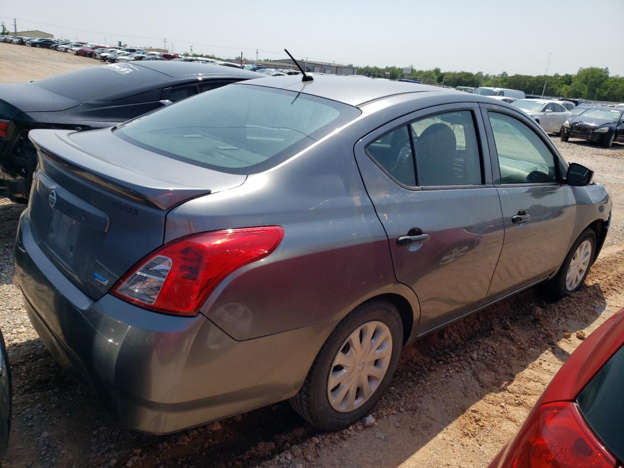 2016 Nissan Versa - Image 3