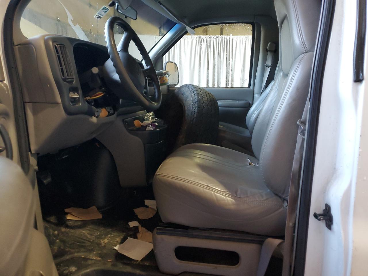 1999 Chevrolet Express G1500 VIN: 1GCFG15W4X1099273 Lot: 57133884